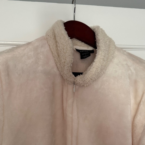 Natori Cream Robe - Picture 5 of 6